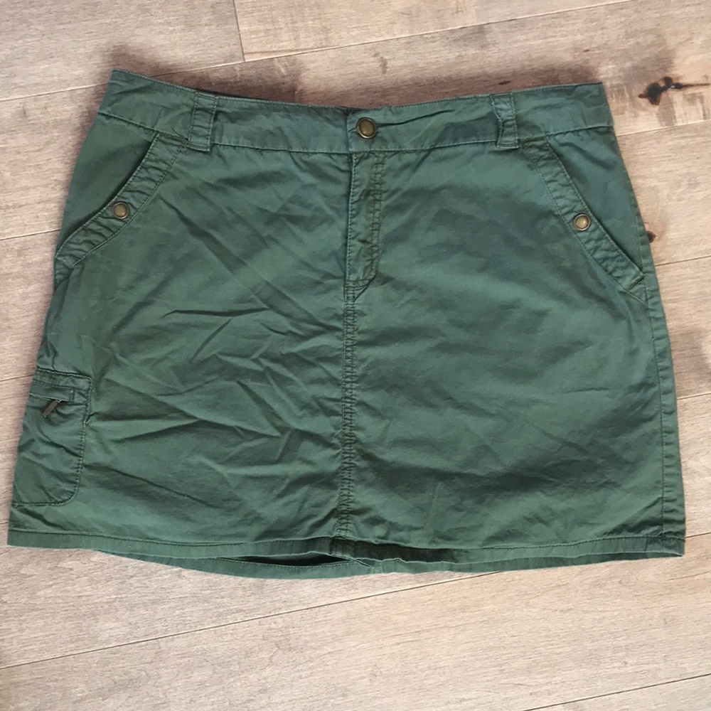 Croft & Barrow skort with 3 pockets